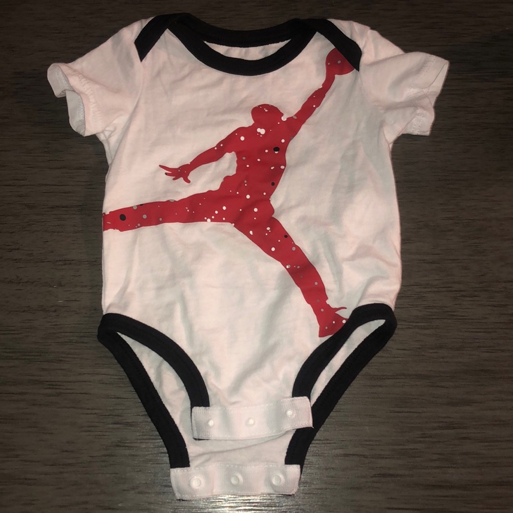 Air Jordan Graphic Infant White and Red Onesie Size 3 Months